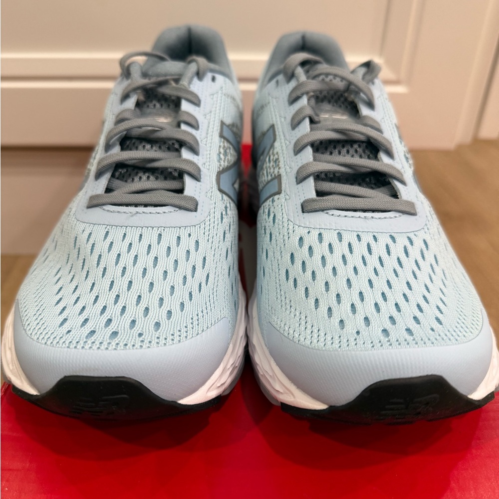 New balance running sneakers - Picture 2 of 8